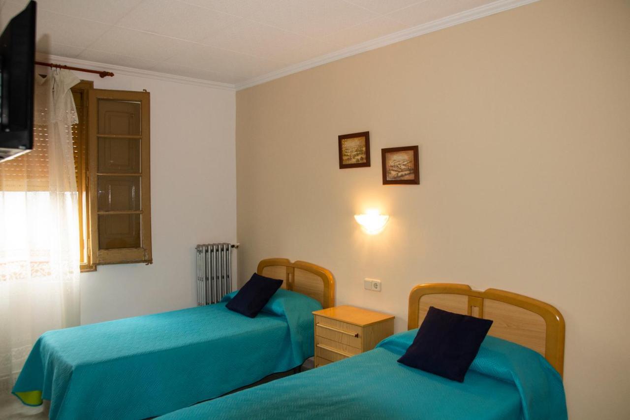 Hostal Montserrat Мунсень Екстер'єр фото
