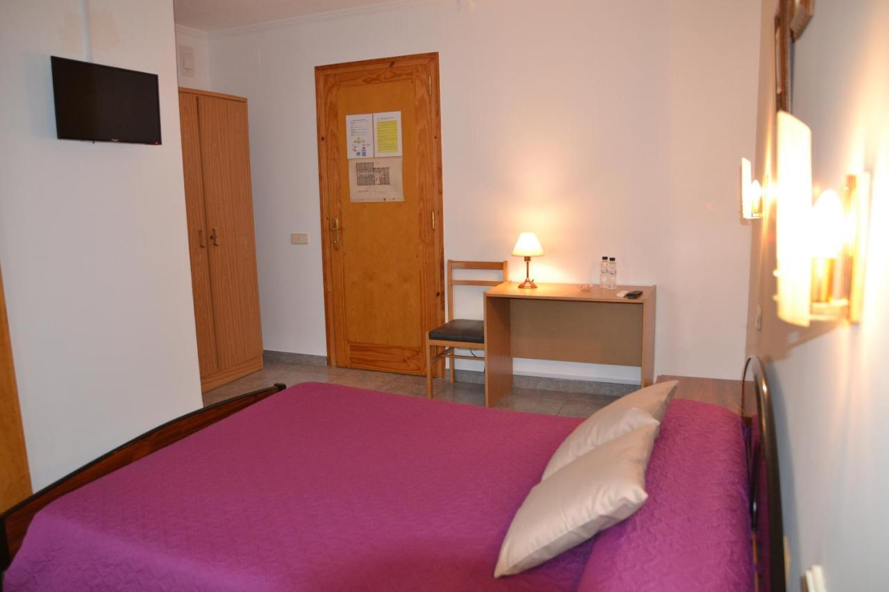 Hostal Montserrat Мунсень Екстер'єр фото