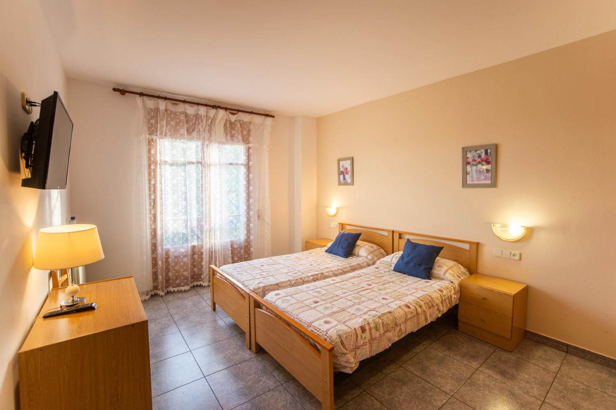 Hostal Montserrat Мунсень Екстер'єр фото