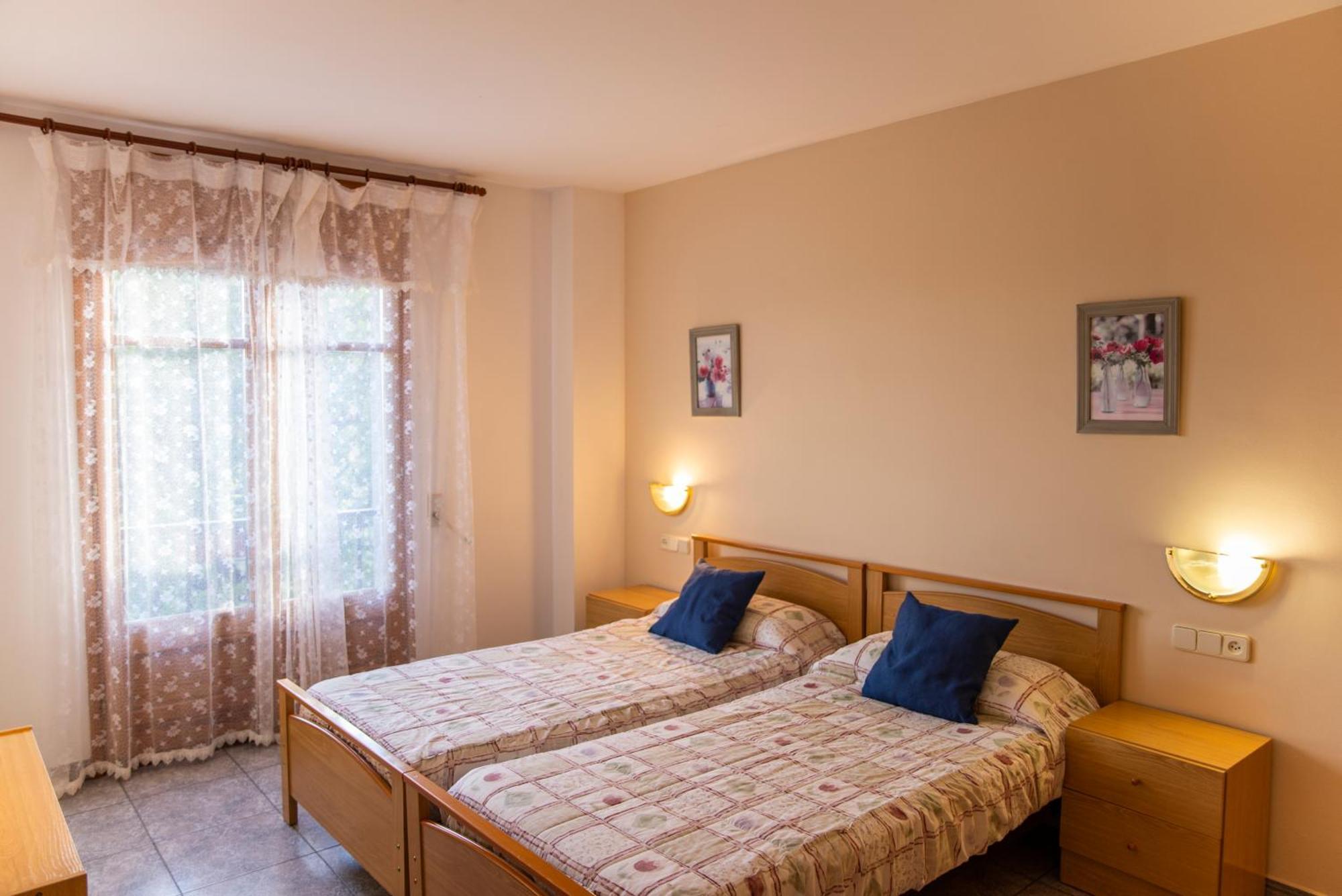Hostal Montserrat Мунсень Екстер'єр фото