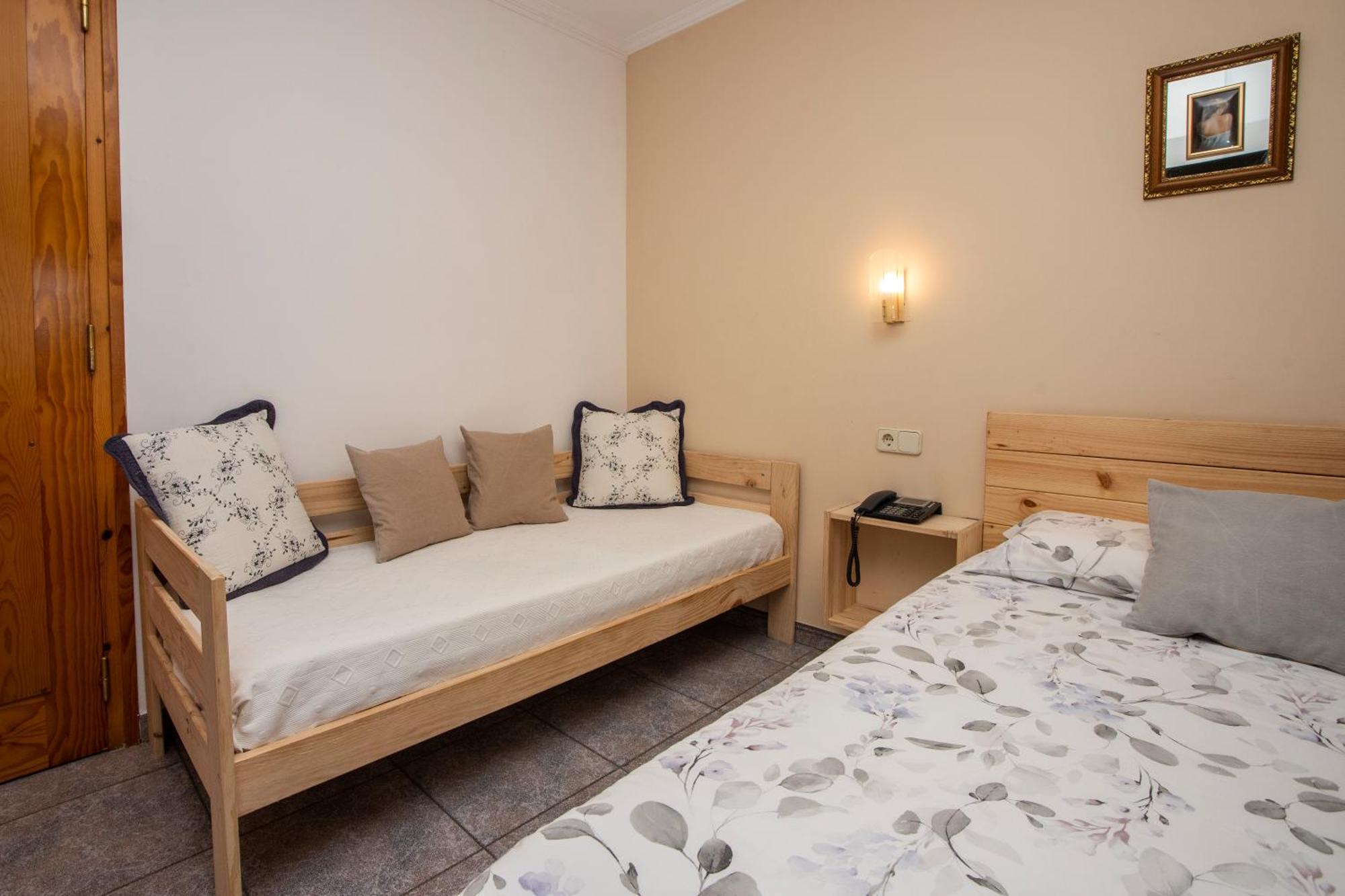 Hostal Montserrat Мунсень Номер фото