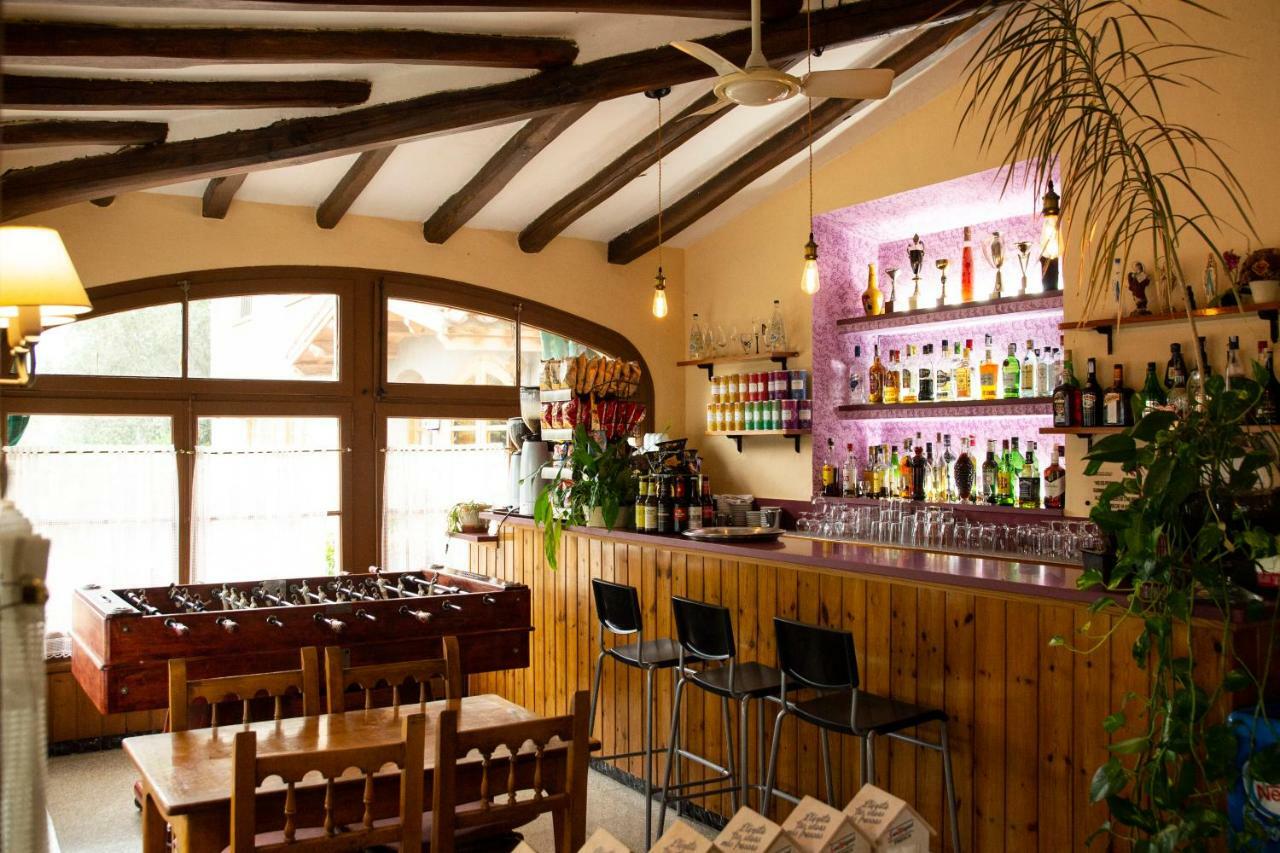 Hostal Montserrat Мунсень Екстер'єр фото
